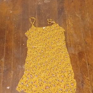 I'm selling this dress it's in great condition